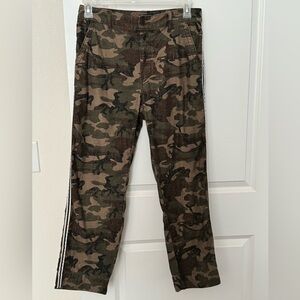 Abercrombie & Fitch Camouflage Ankle Pants